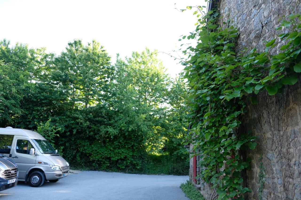 La Maison Jaune A La Janaie Parigné Buitenkant foto