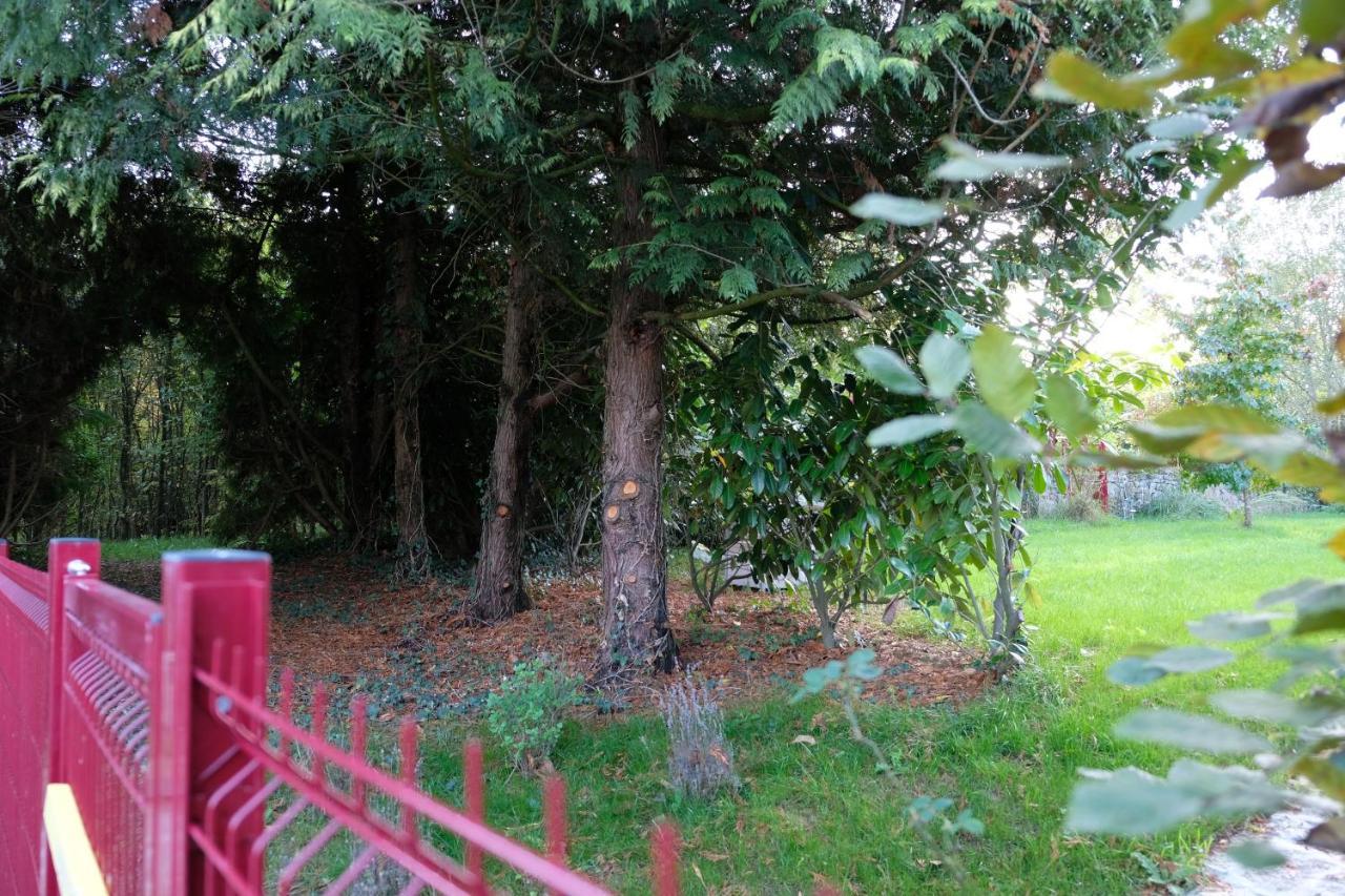 La Maison Jaune A La Janaie Parigné Buitenkant foto