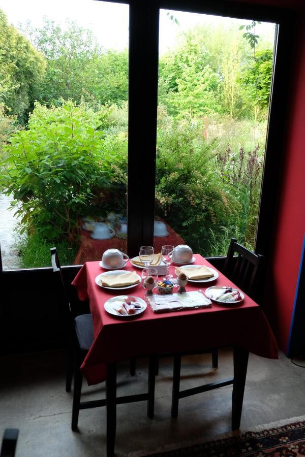 La Maison Jaune A La Janaie Parigné Buitenkant foto