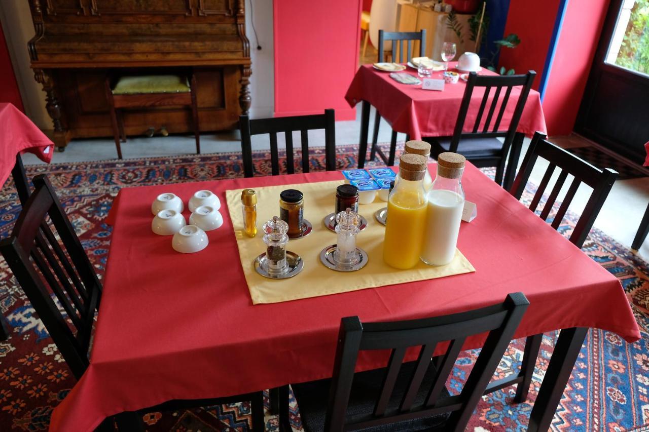 La Maison Jaune A La Janaie Parigné Buitenkant foto